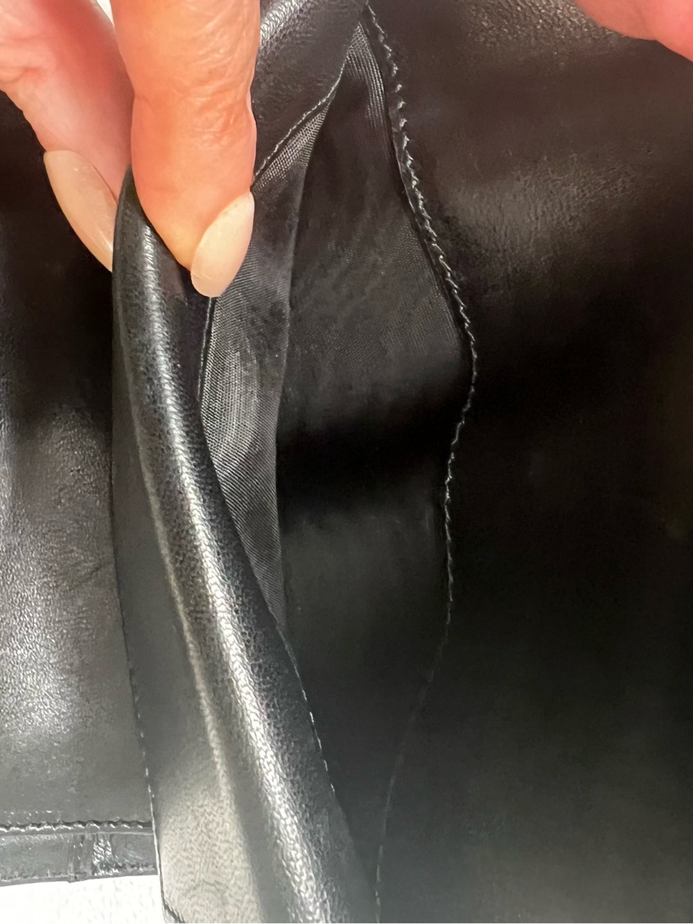 Fendi Black Trifold Long Wallet Canvas
Vintage - Picture 11 of 16